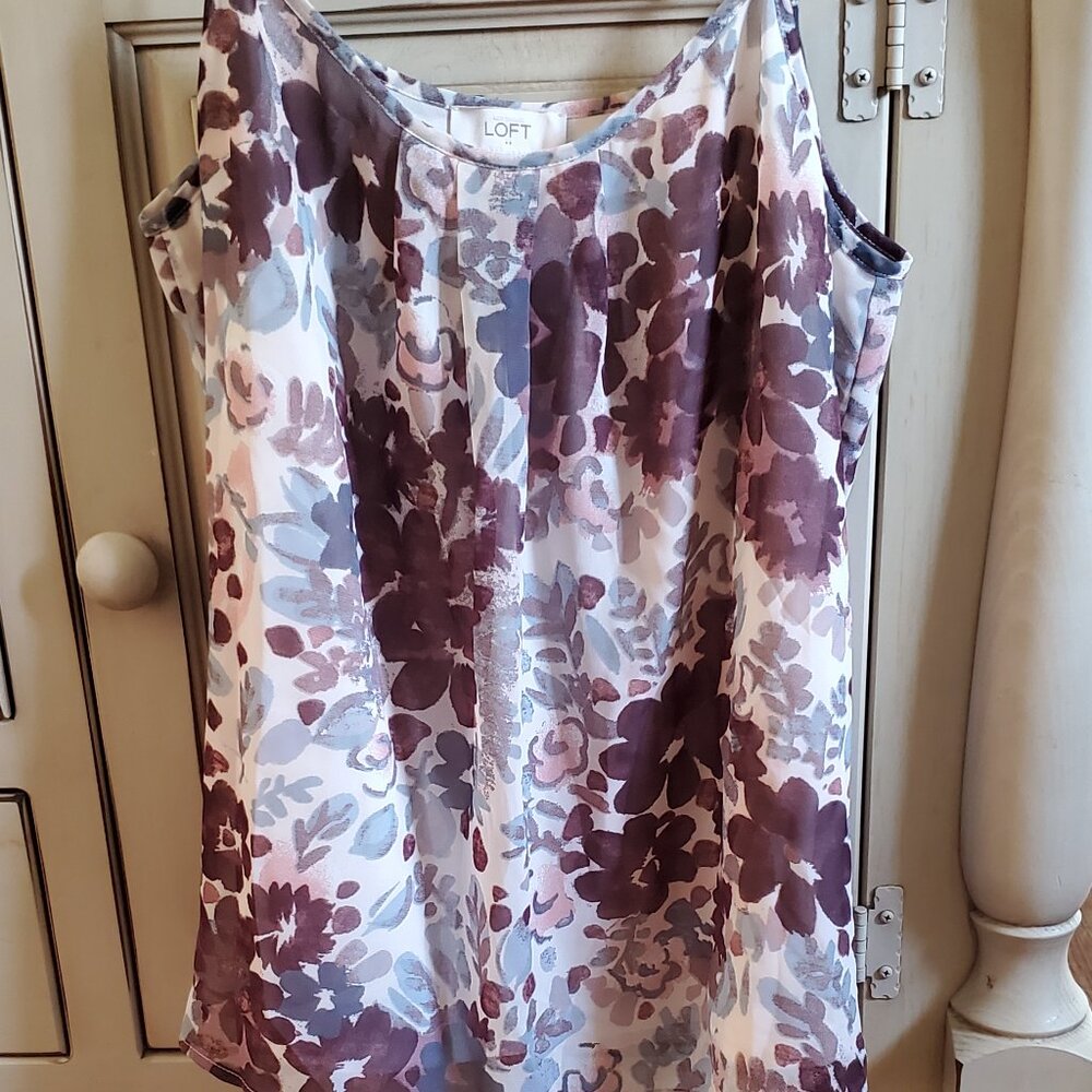 Loft sleeveless top, size small
